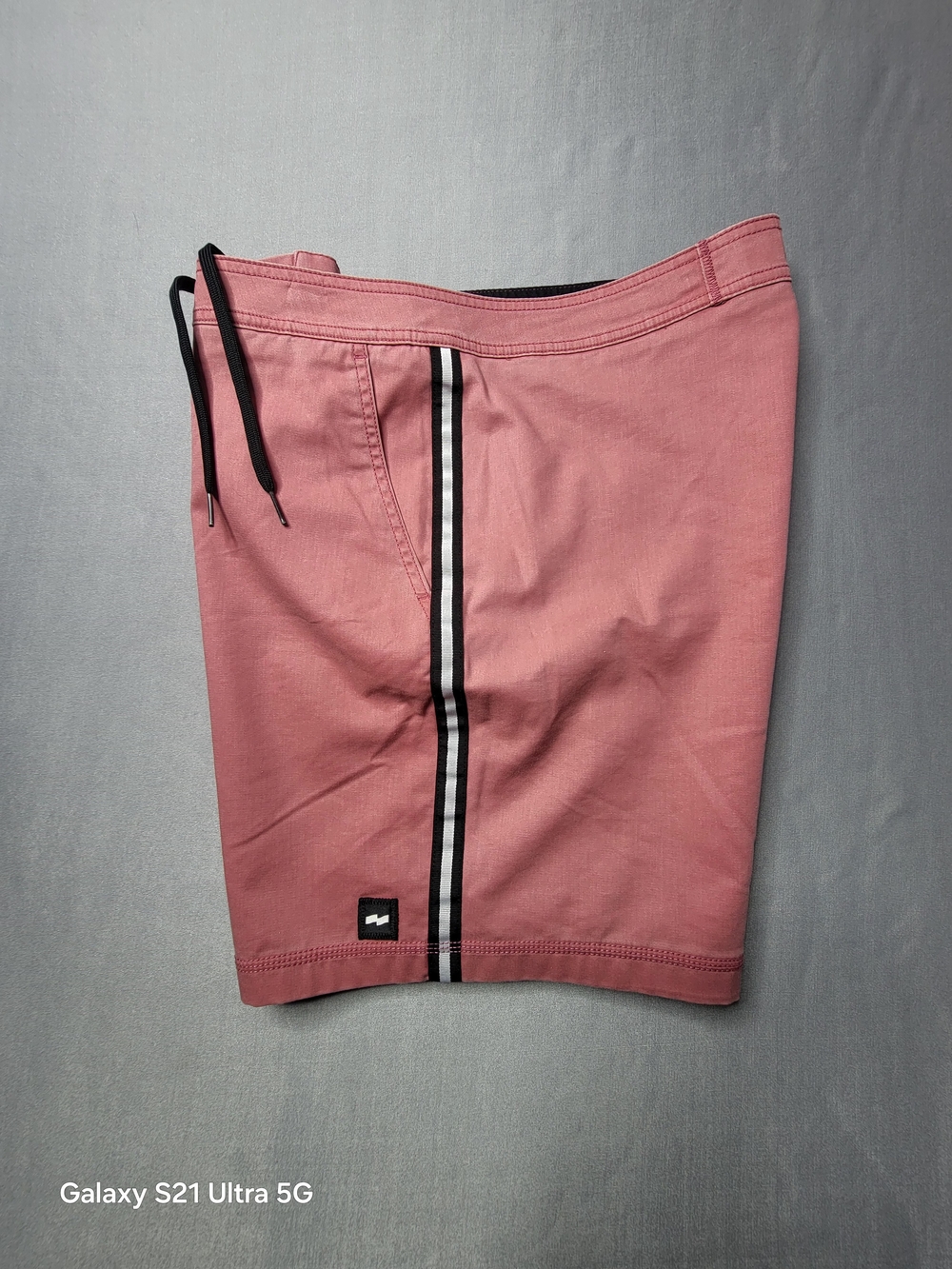 Banks Journal Men's Pink Athletic Shorts with Black Stripe Size 34